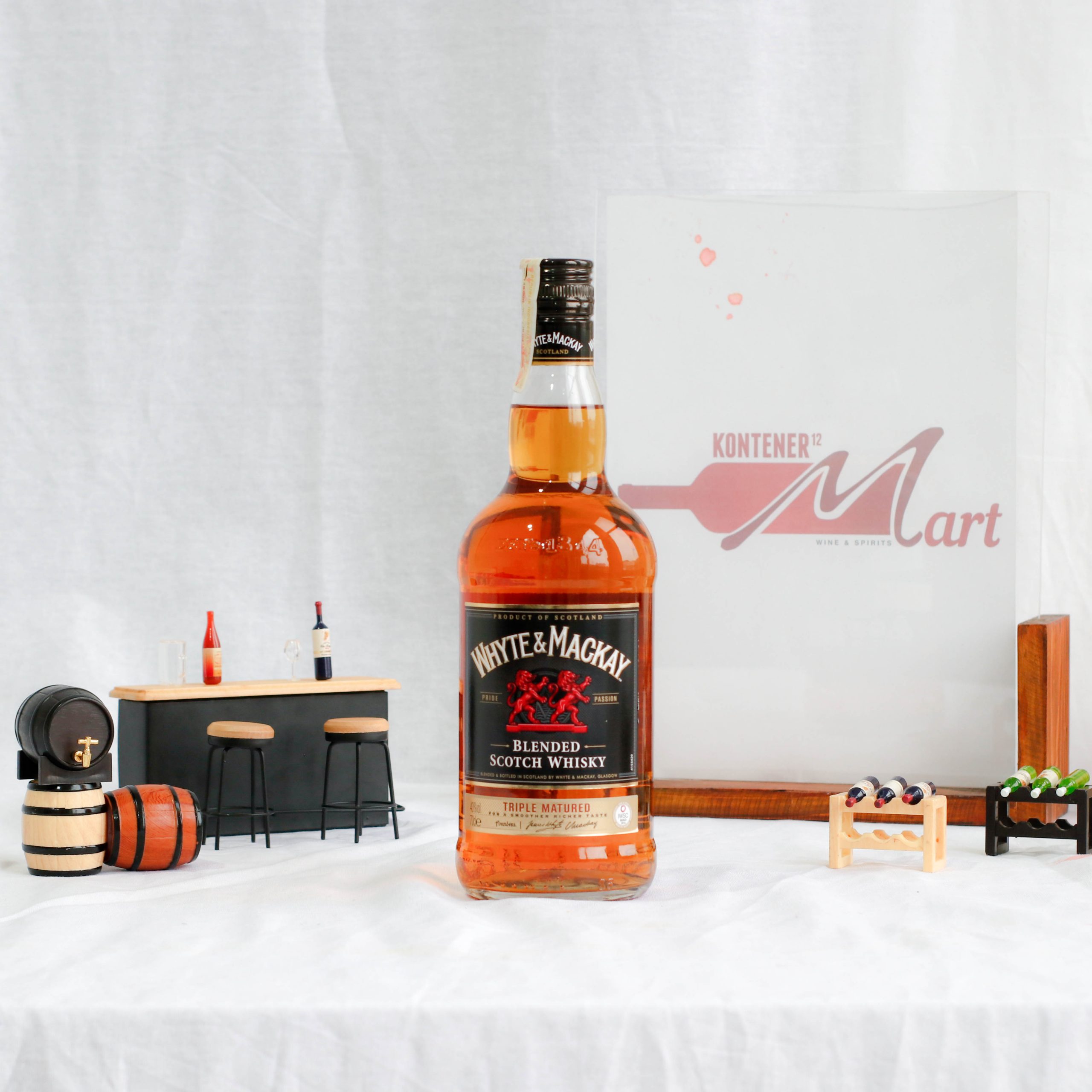 Whyte-_-McKay-Triple-Matured-scaled-1.jpg Whyte & Mackay Triple Matured Blended Scotch Whisky - Image 1